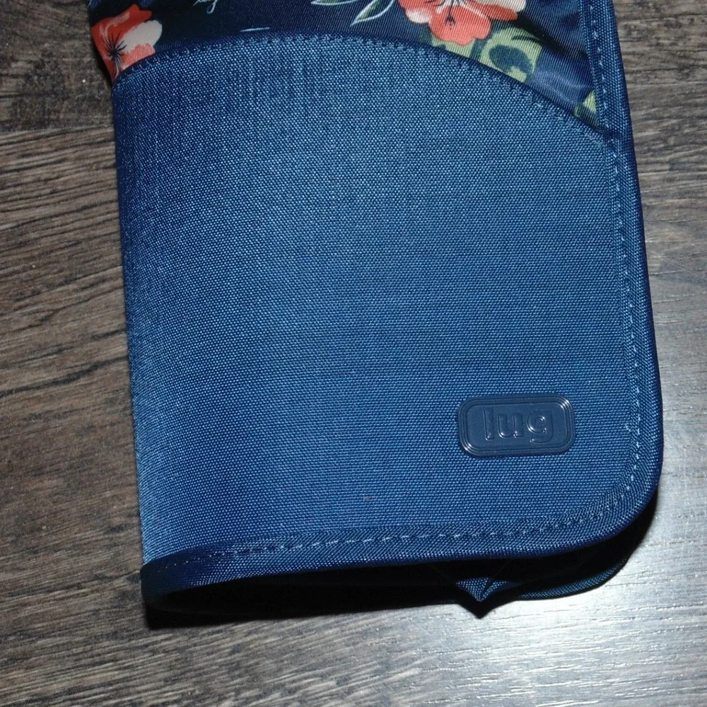 Lug Canoe Brush Holder Women OS Blue Floral NWT Zip Standing Cosmetic Pouch